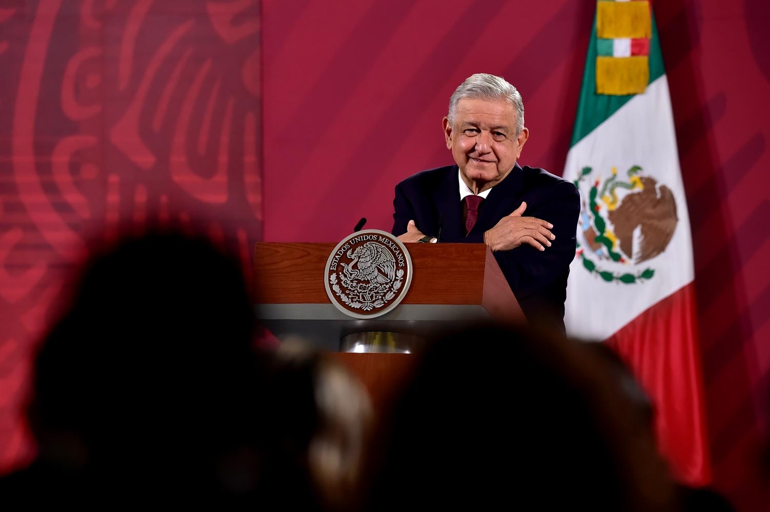 Funcionarios públicos mandan felicitaciones a AMLO por su cumpleaños