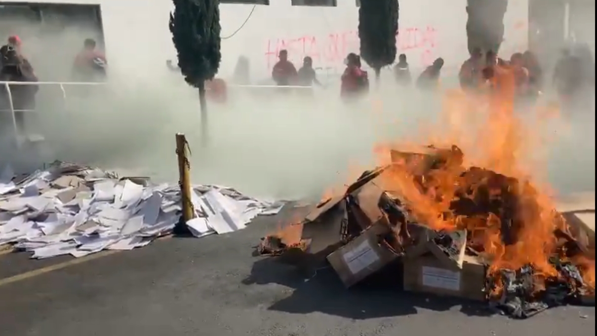 Mujeres protestan en fiscalía de la CDMX por feminicidio de Alexis