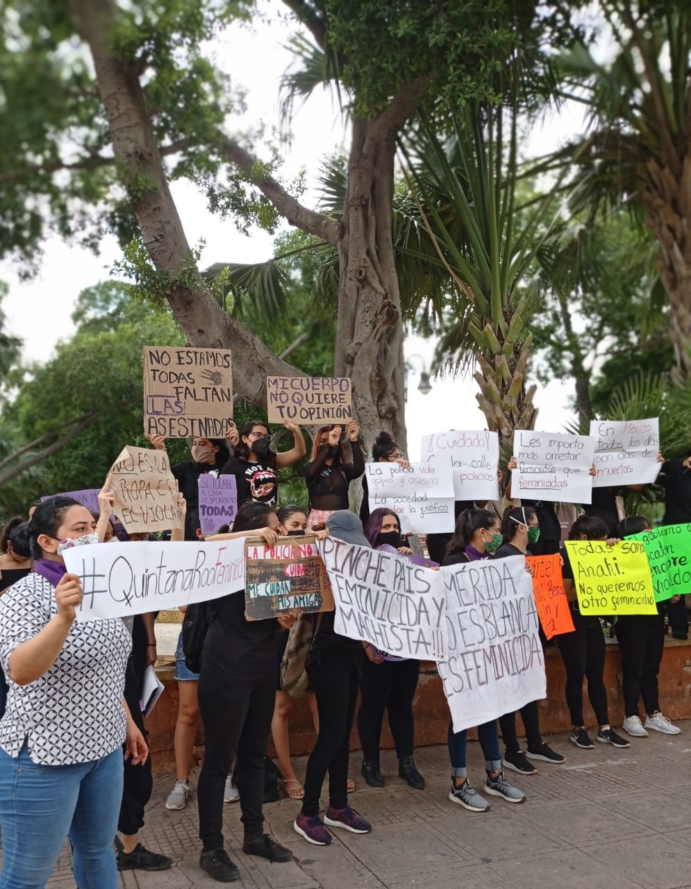 Feministas se manifiestan en Palacio de Gobierno de Mérida  por el caso Alexis (Video)