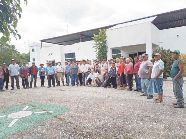 Presentaron el acta de la sociedad integrada por los ejidos Sabancuy, Emiliano Zapata y Conquista Campesina.