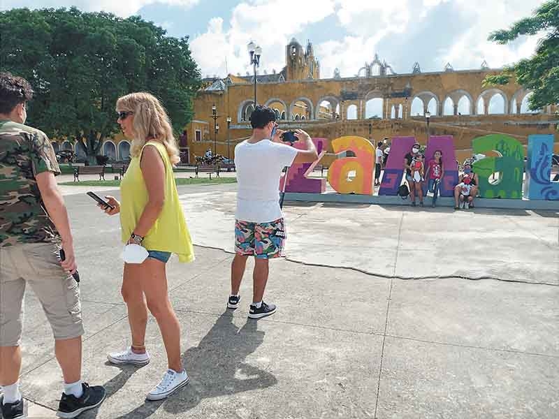 Pueblo Mágico de Izamal recibe turismo regional pese a COVID-19