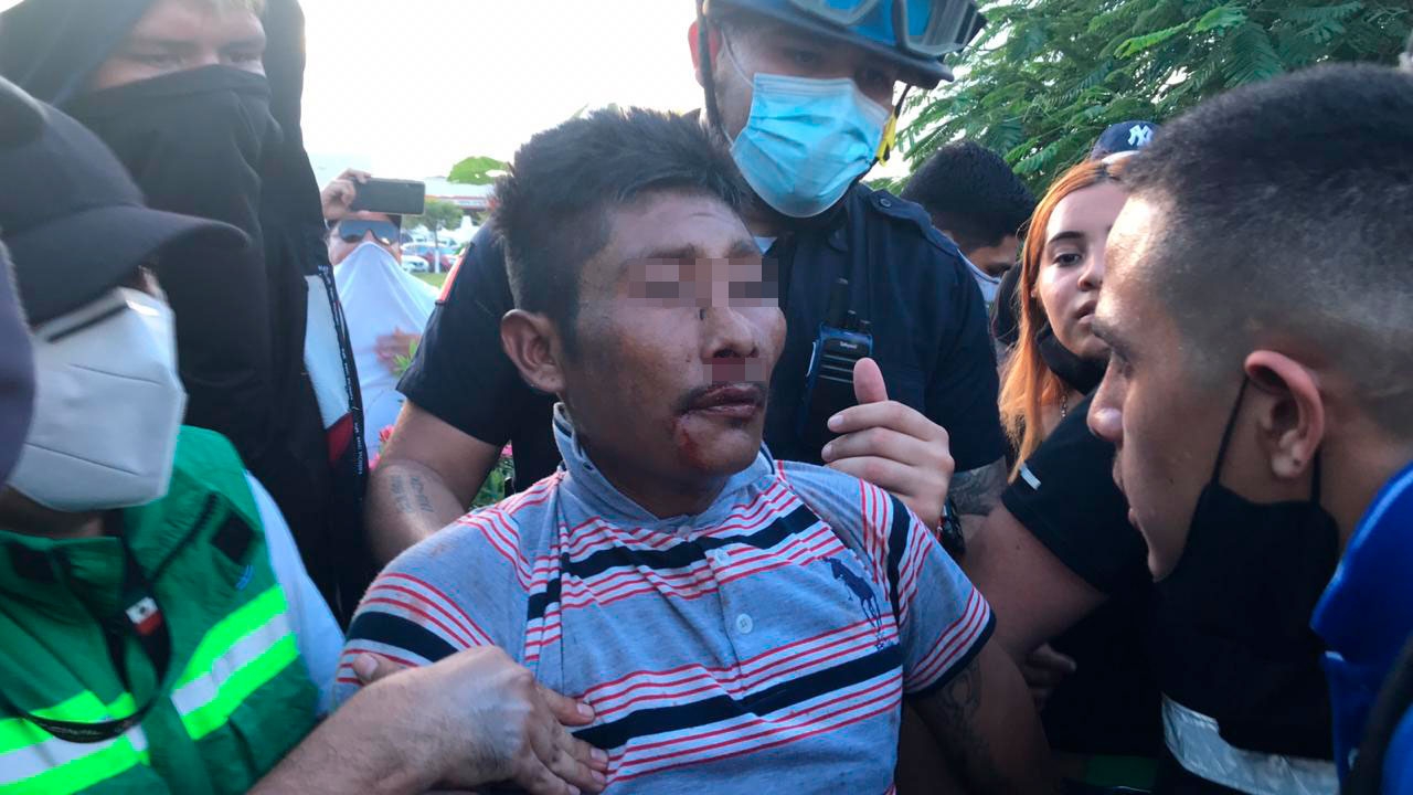 El hombre fue entregado a la policía y pasará tiempo en los separosFoto: Mario Hernández