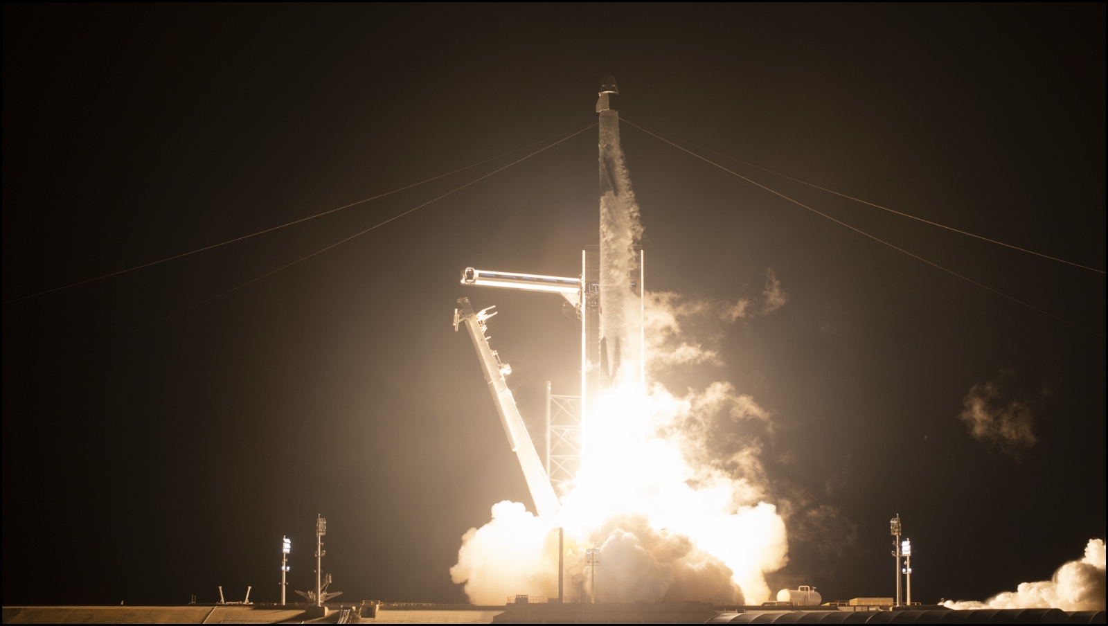 Lanzamiento exitoso de la misión histórica de la Nasa y Space X