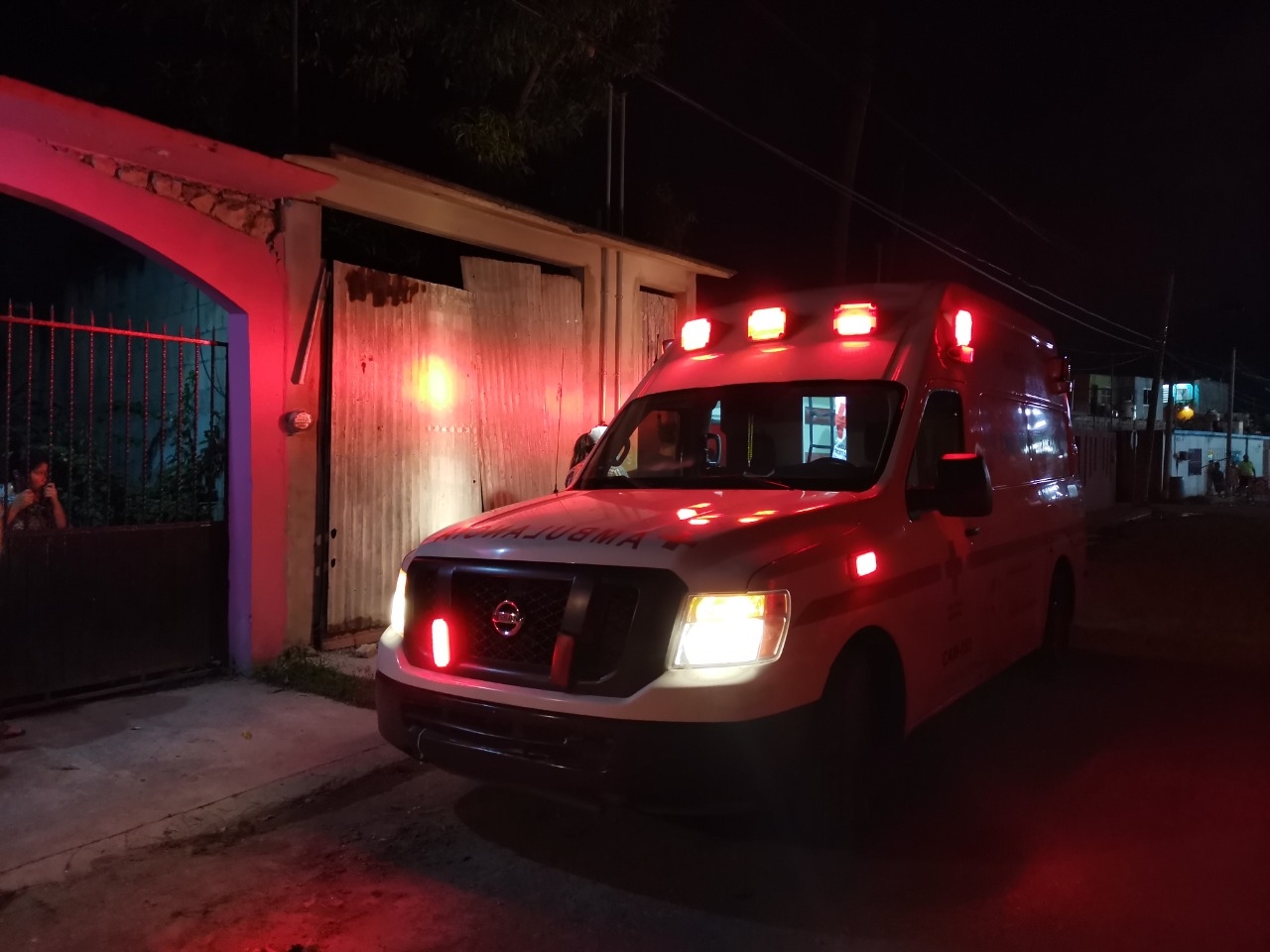 Mujer intenta suicidarse al interior de su domicilio en Ciudad del Carmen