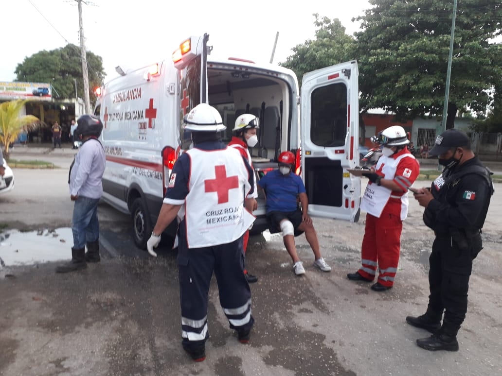 Imprudente conductor atropella a motociclista en Ciudad del Carmen