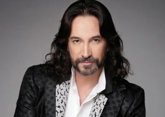 Marco Antonio Solís enciende las redes sociales con su romanticismo