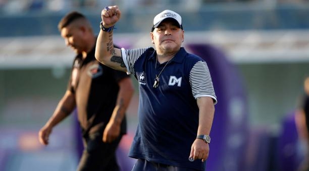 Maradona cae en el hospital, ¿será por sus adicciones?