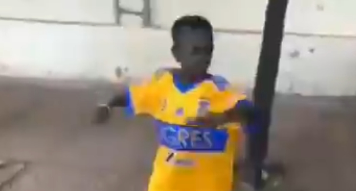 Mamberroi muestra su amor por Tigres y baila con su playera (Video)