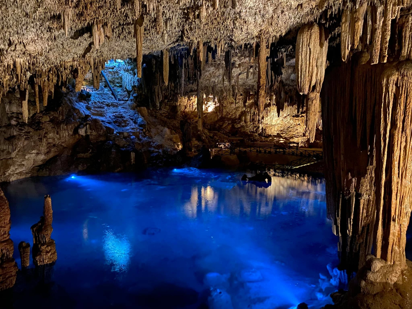 Este es el cenote con la estalactita más grande de Yucatán