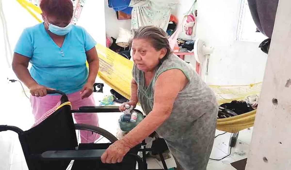 Doña Lulú habita en una casa que se encontraba abandonada
y que ahora también le piden desocupar.