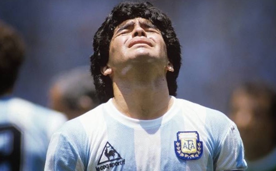 Despiden a Maradona y se olvidan del COVID-19 (Video)