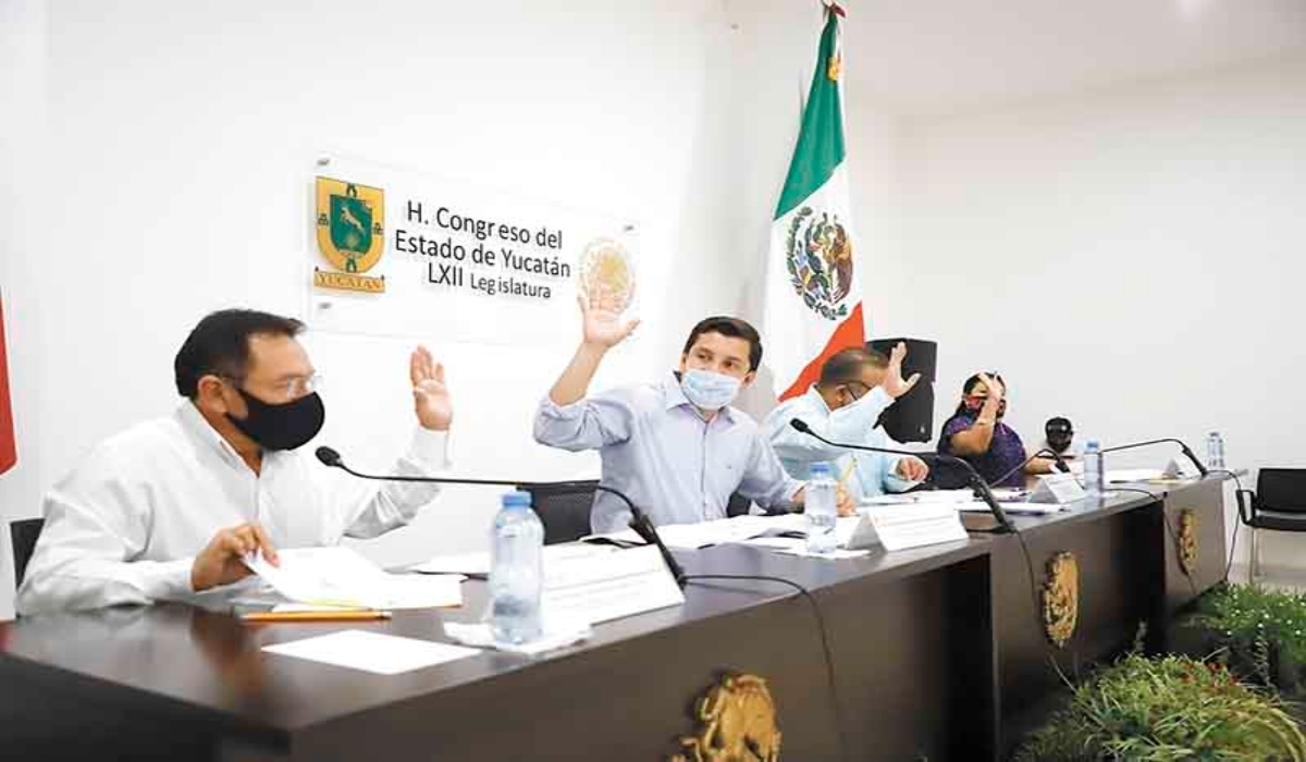 Diputados aprueban en comisiones prohibir la comida chatarra en escuelas de Yucatán