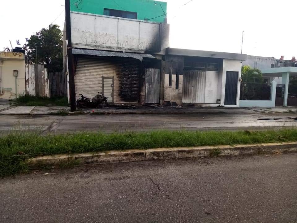 Incendio de moto está relacionado con manta con amenazas en Chetumal