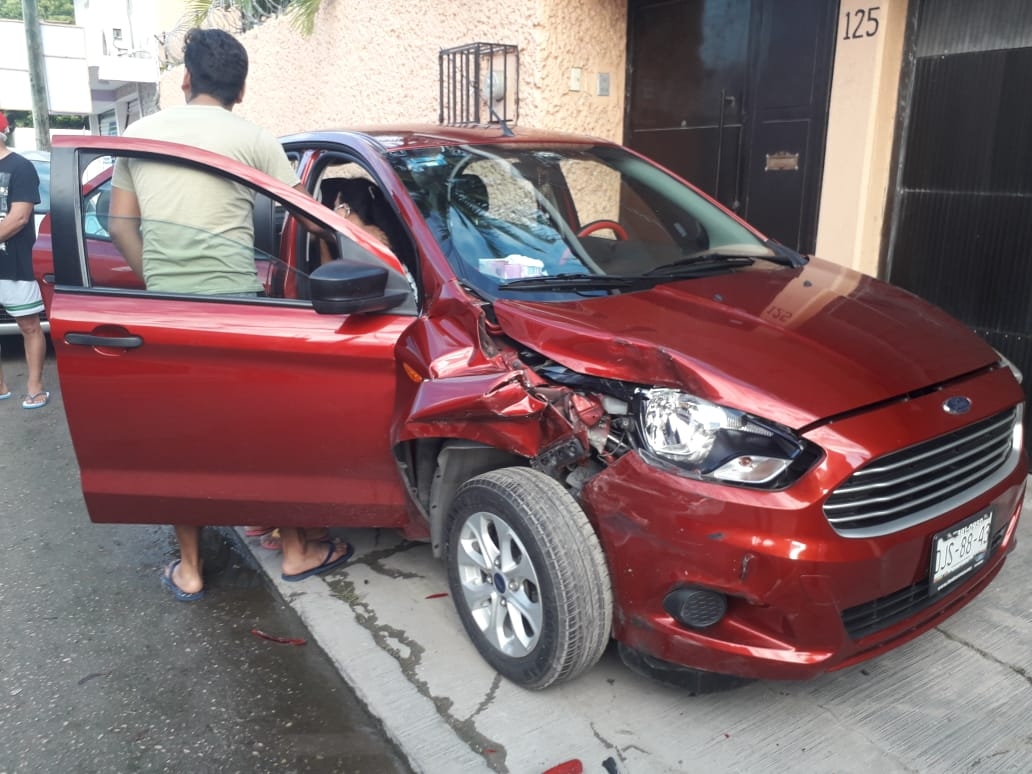 Accidentes son provocados por uso del celular en Ciudad del Carmen