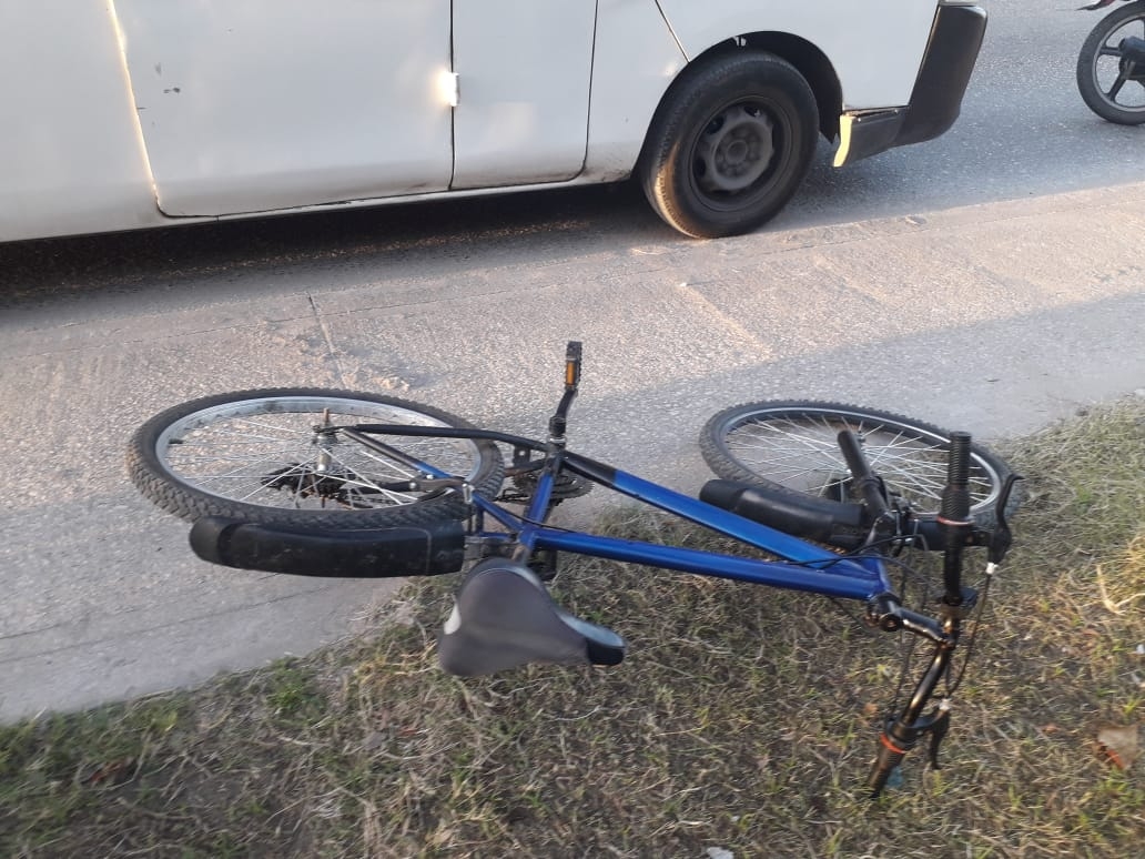 Ciclista lesionado tras ser arrollado por imprudente conductora en Ciudad del Carmen