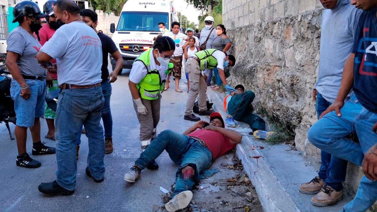 Motociclistas quedan heridos tras chocar contra grúa en colonia Malagón (Fotos)