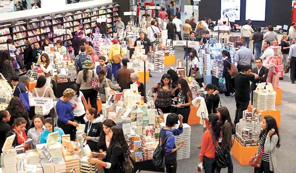 El Gobierno de la CDMX anunció, a través de sus redes sociales, que la Feria Internacional del Libro (FIL) regresará al Zócalo capitalino