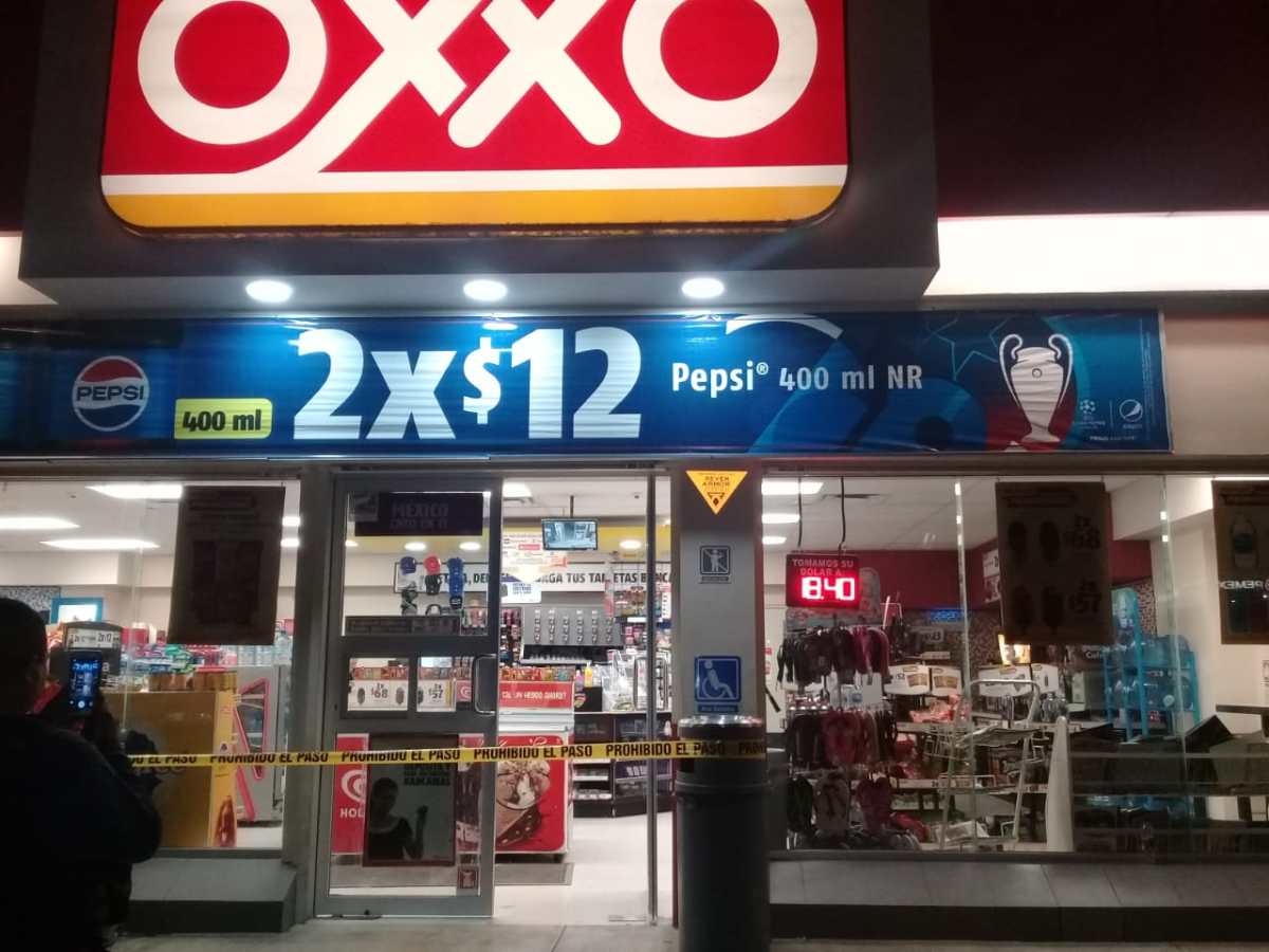 Asaltan Oxxo en la avenida Ignacio Comonfort en Chetumal