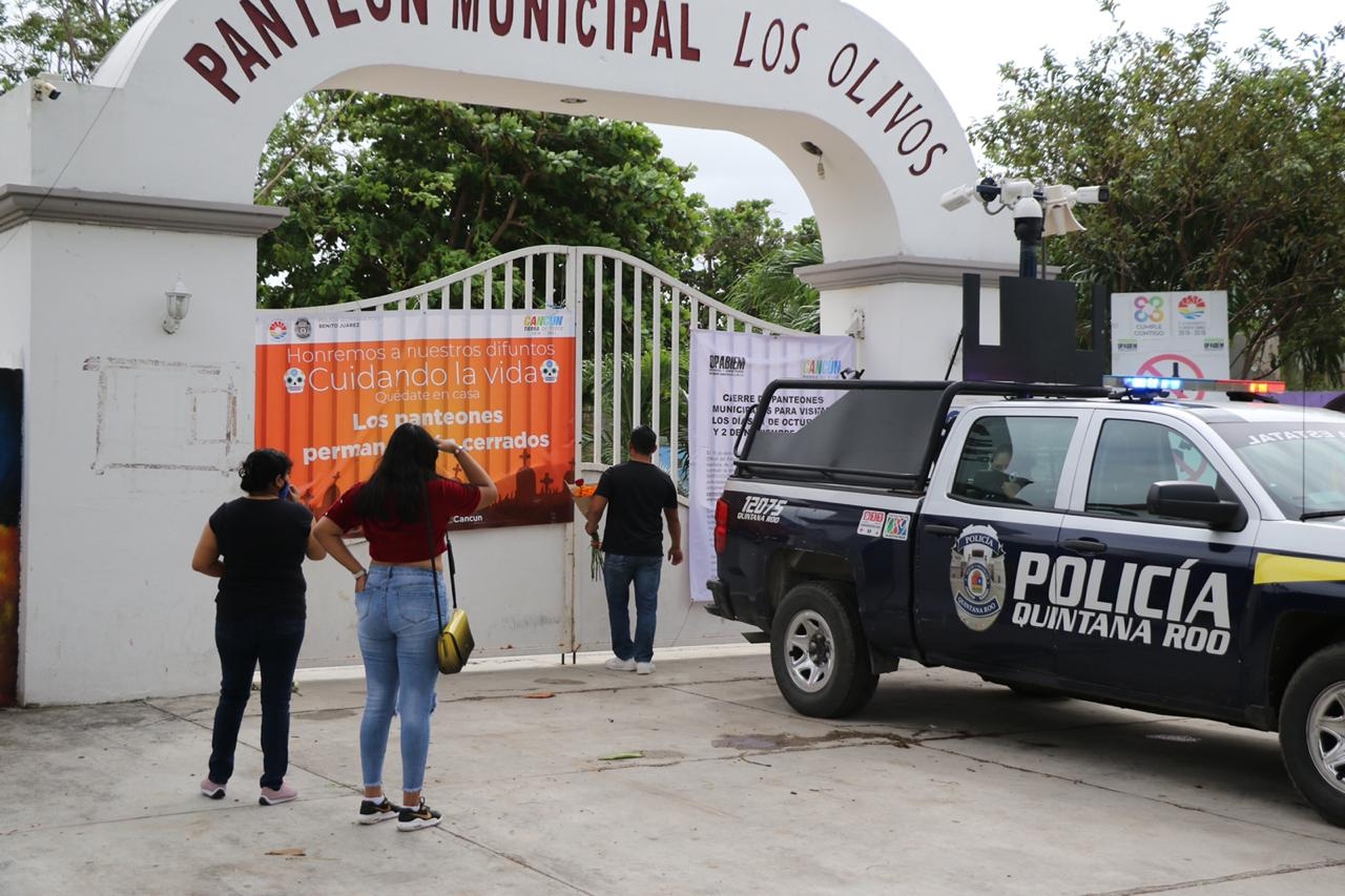 Cementerios permanecen cerrados en Cancún