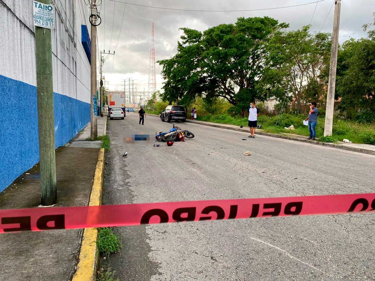 Motociclista muere atropellado en Playa del Carmen