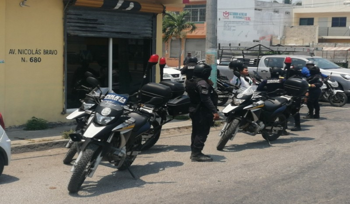 Elementos policiales aseguran que no les pagan completos los gastos desde enero. Foto: Por Esto!