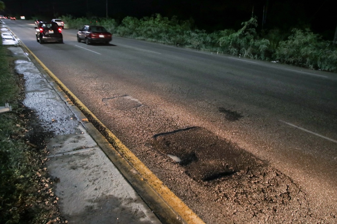 El material no resistió las lluvias recientes y el paso de los automóviles Foto: Jorge Delgado