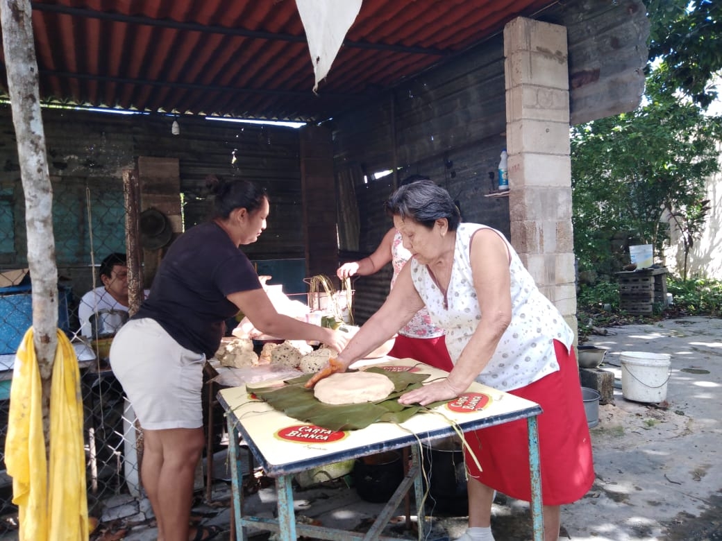 Las familias del municipio de Baca celebran el biix u ochovarios. Foto: Por Esto!