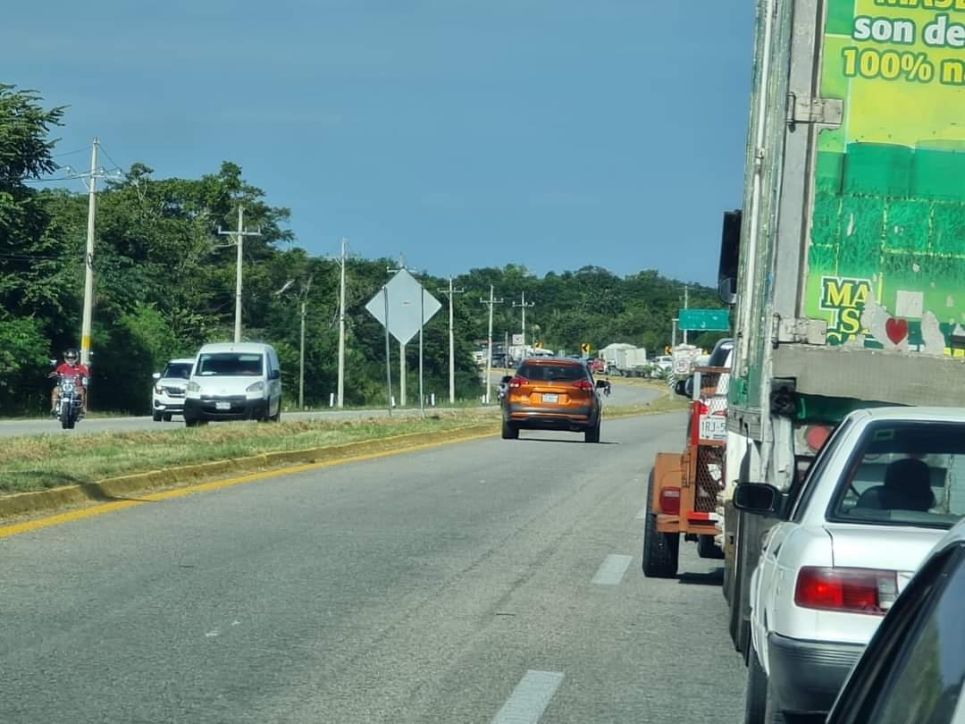 Embotellamiento matutino en Chetumal por reinstalación de Filtro COVID-19