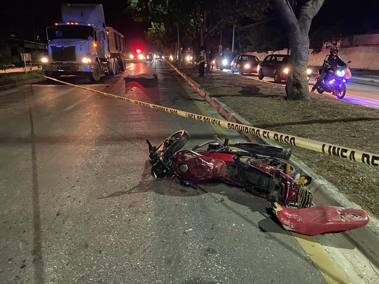 Muere motociclista tras chocar con un tráiler en Campeche