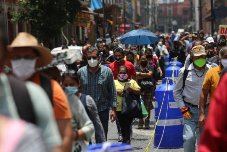 Reportan más de 8 mil nuevos contagios de COVID-19 en México