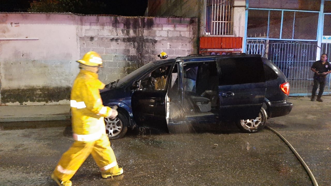 Queman camioneta de Tabasco en Ciudad del Carmen