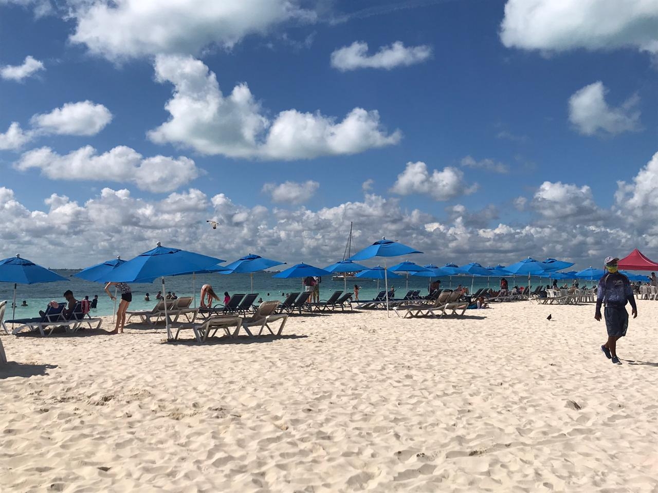 Baja afluencia turística en Isla Mujeres 'pega' a economía de vendedores