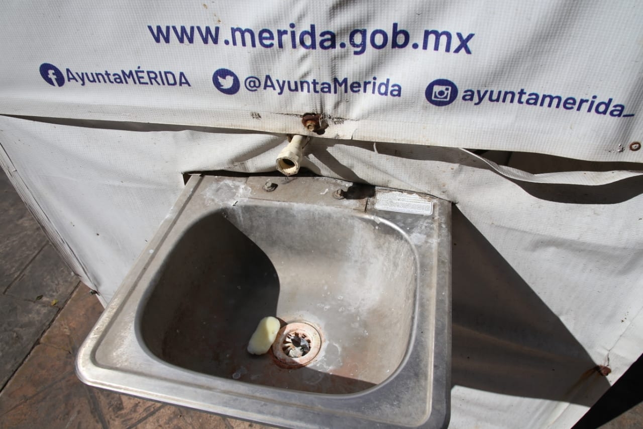 Lavabos del Parque Eulogio Rosado están en pésimas condiciones, en Mérida