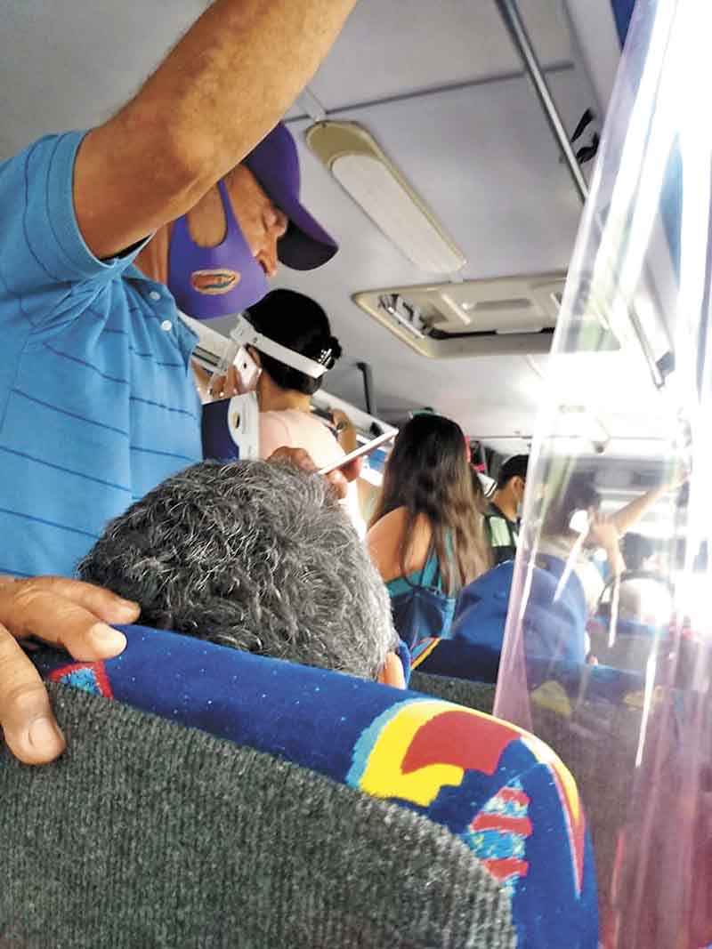 Autobuses con destino a Progreso sin sana distancia