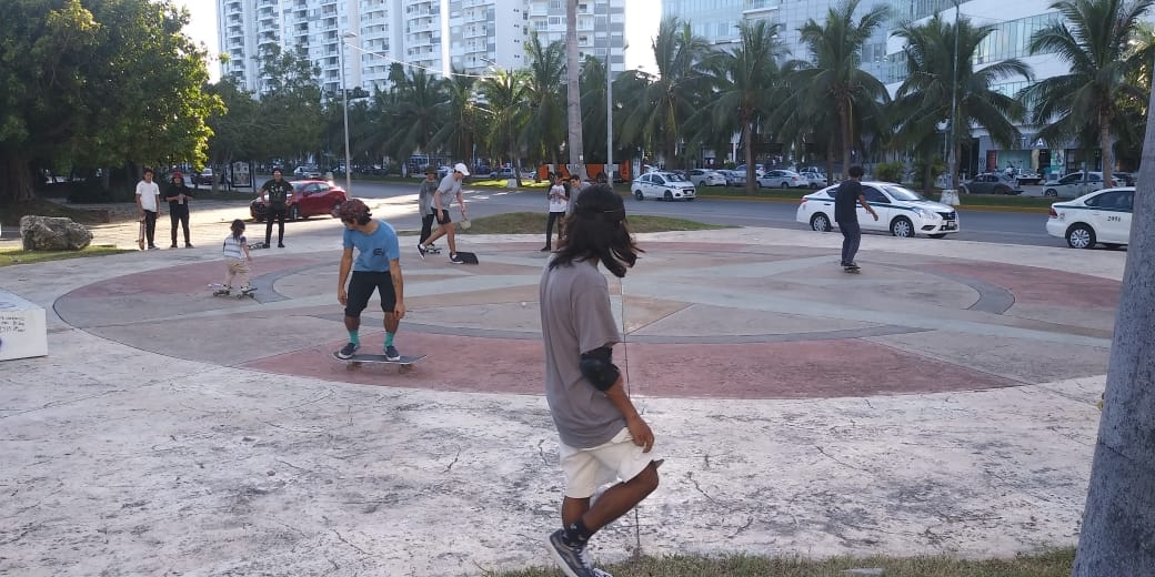 La pequeña congregación tuvo una duración de casi dos horas