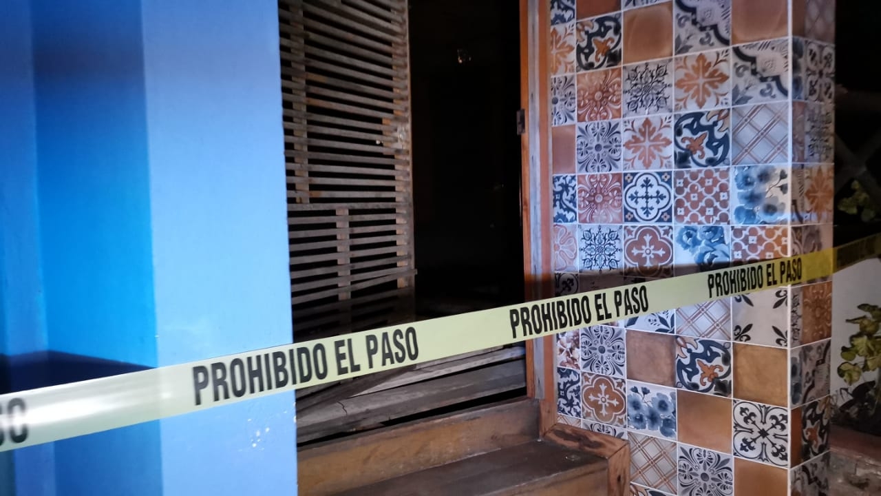 Sujetos armados amarran a vigilantes y roban en restaurante de Ciudad del Carmen