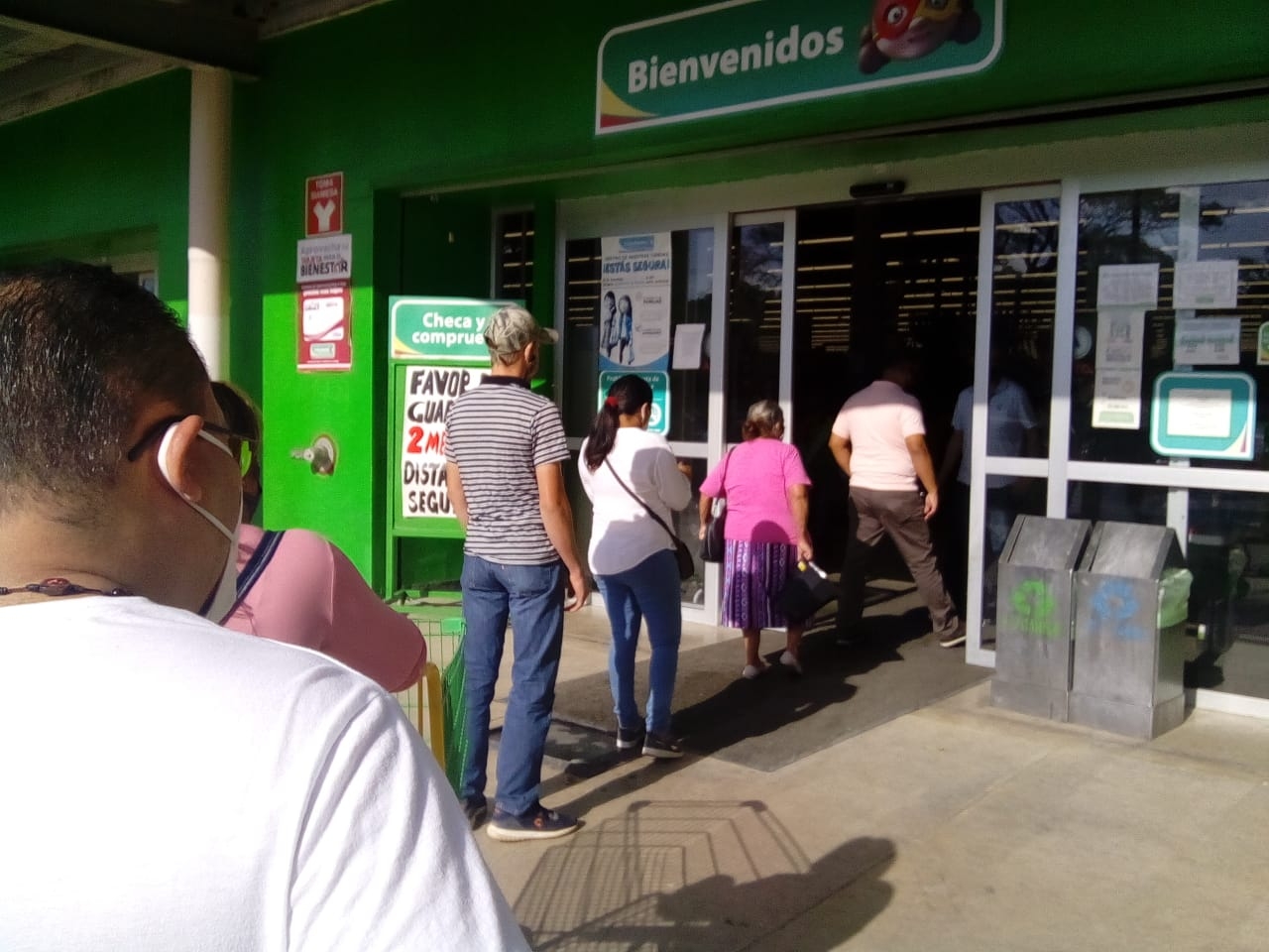 Apagón nacional deja sin luz a bancos y supermercados de Campeche