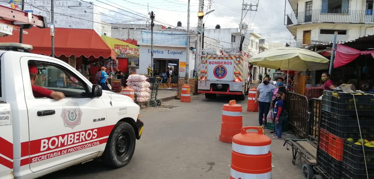 Por el apagón, personas quedan atrapadas en el elevador del Mercado de Campeche