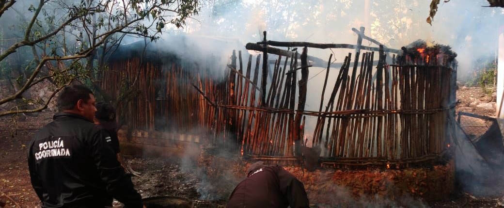 Incendio deja sin casa a tres familias en Peto