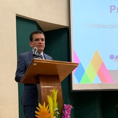 Bautizan #LordVacuna a director de hospital en EDOMEX