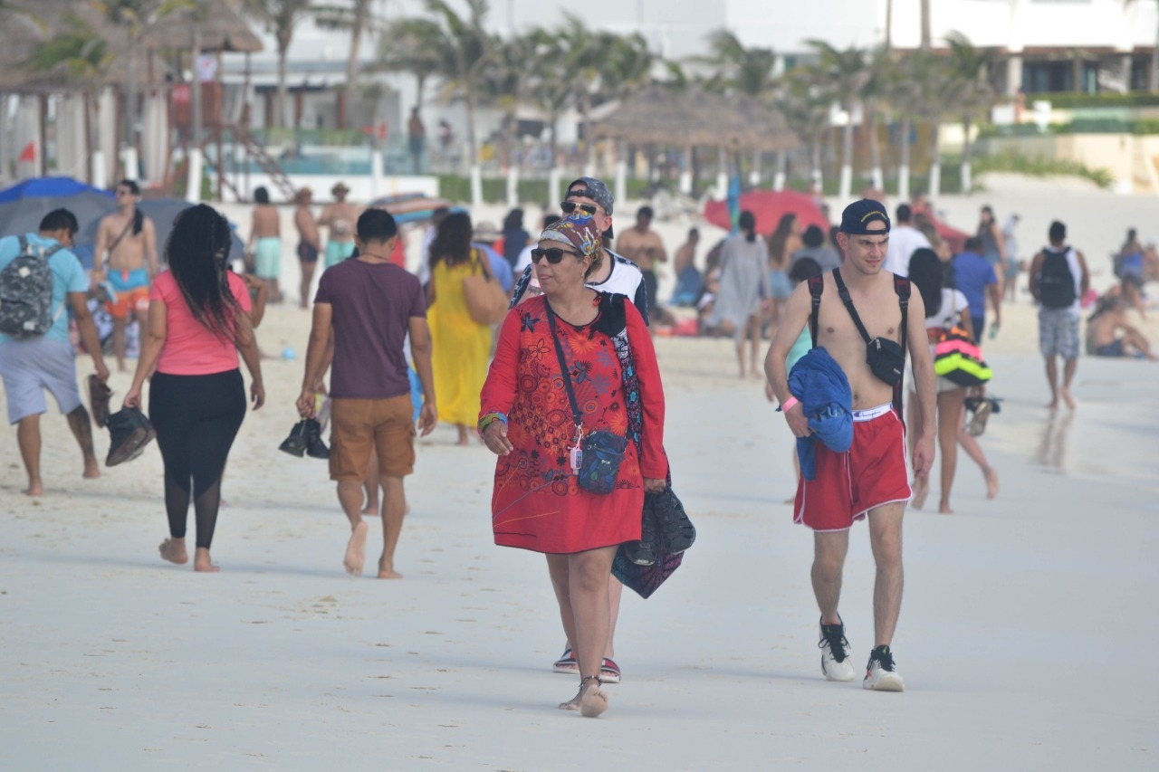 Suman más de 2 mil muertos por COVID-19 en Quintana Roo