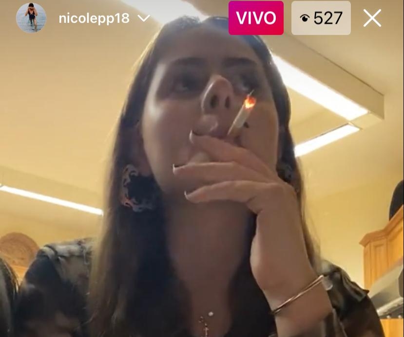Hija de Peña Nieto confiesa que fuma desde los 12 años, sorprende con transmisión nocturna 