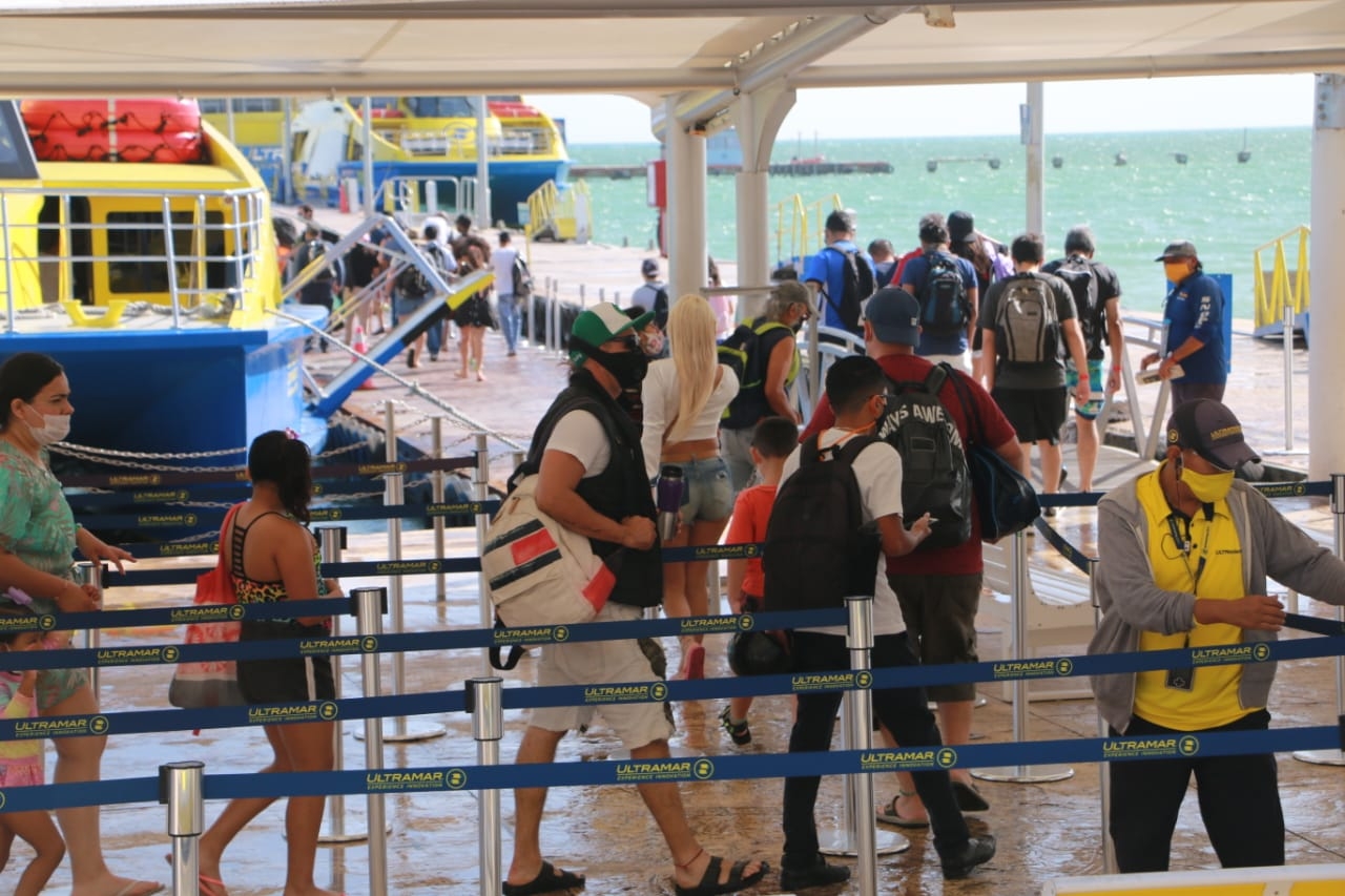 Baja afluencia en terminal marítima de Cancún a Isla Mujeres