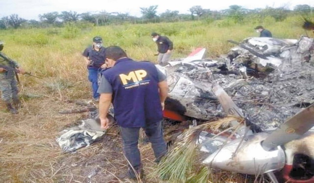 Al menos 750 paquetes de cocaína fueron localizados en la aeronave.