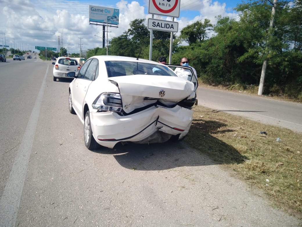 Se registra choque sobre un puente a desnivel en Mérida