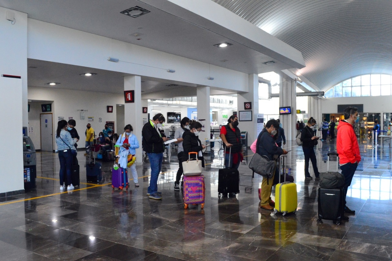 Temporada decembrina genera movilización en el aeropuerto de Campeche