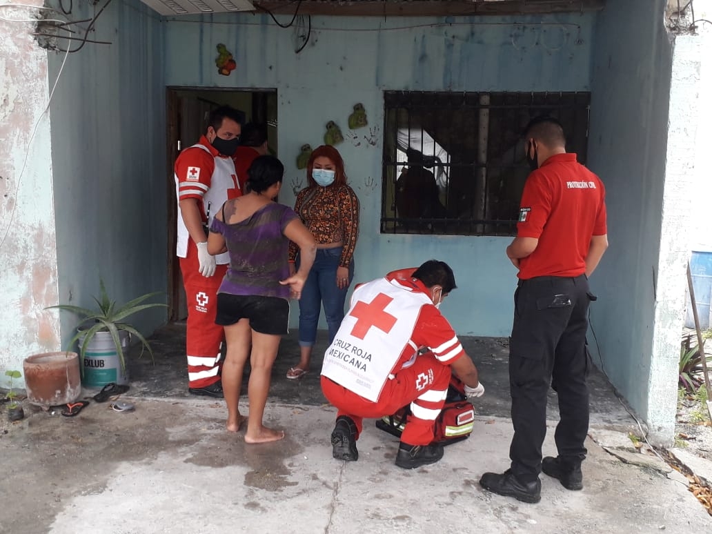 Mujer es brutalmente golpeada por un sujeto; también agredió a la hija