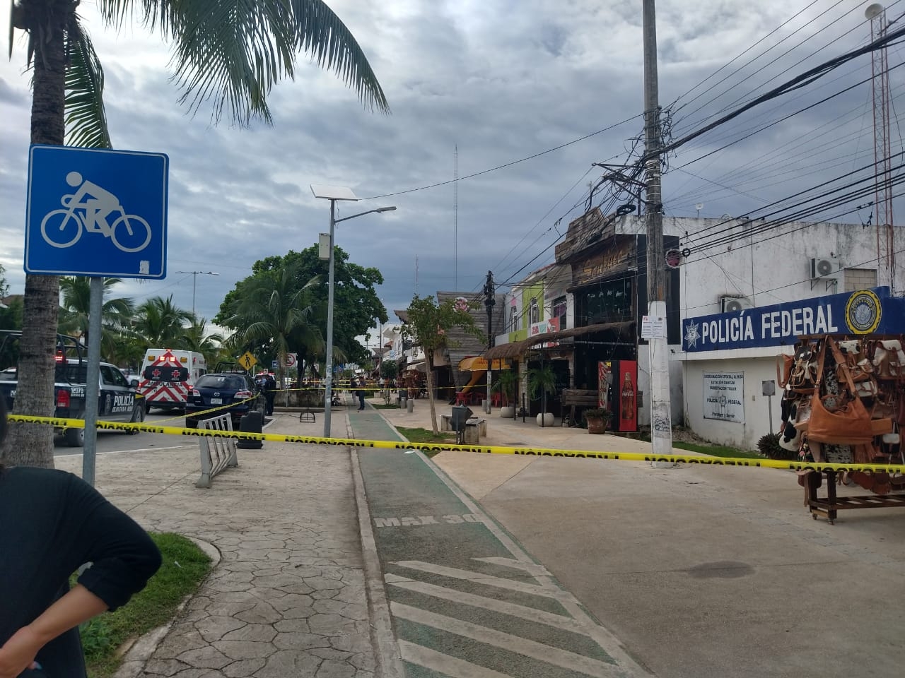 Ejecutan a un hombre a balazos en la avenida Tulum