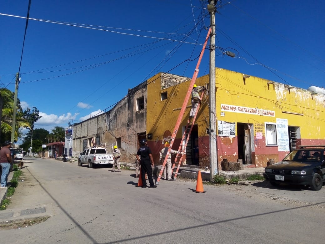 Retienen a trabajadores de CFE en Homún