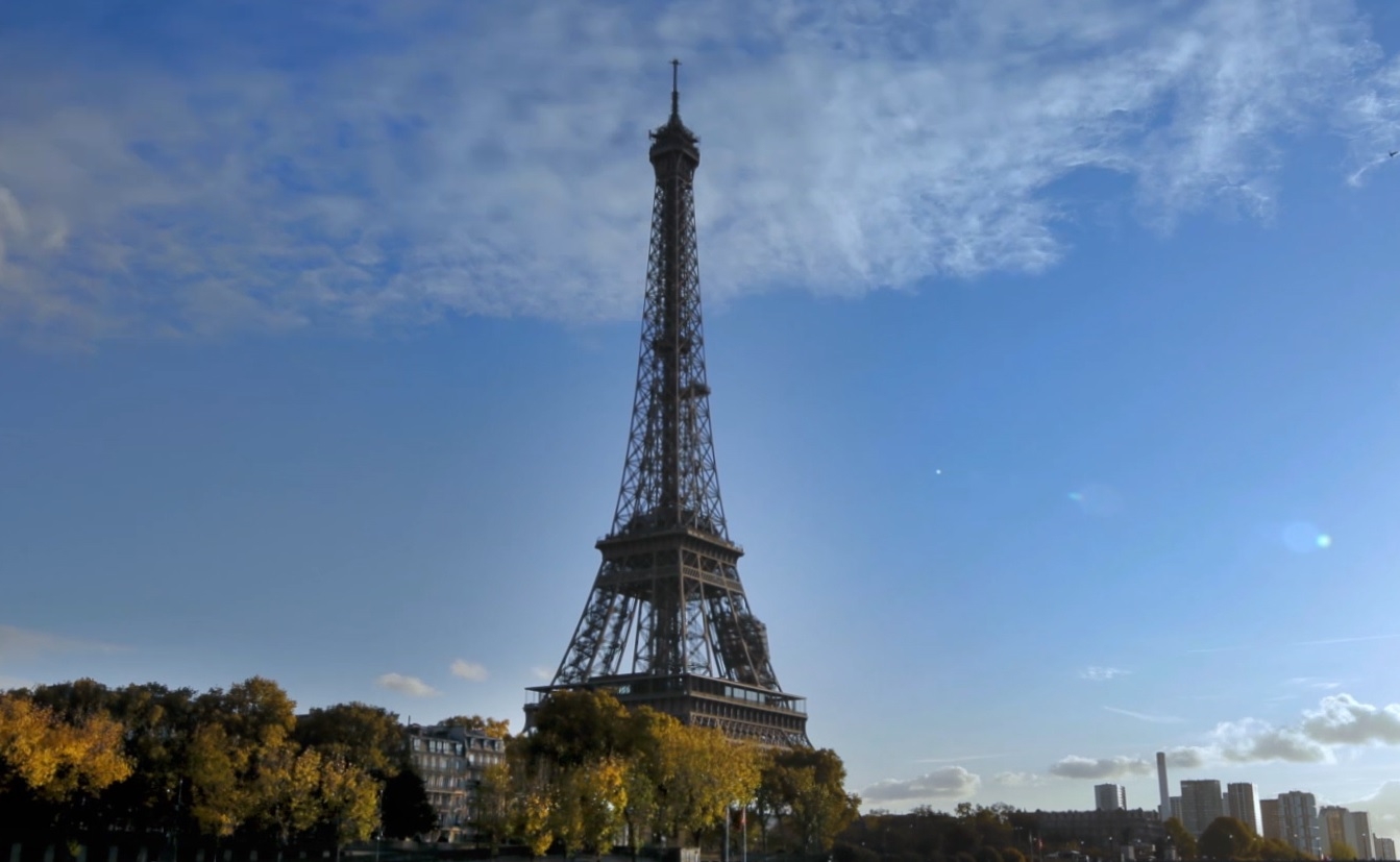 Tras 104 días, Torre Eiffel abre sus puertas